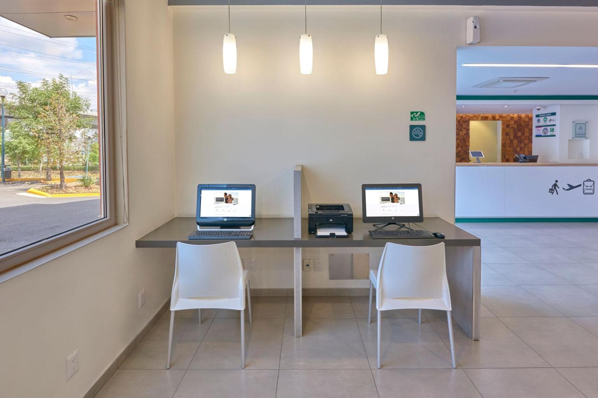 City Express Junior By Marriott Leon Centro De Convenciones Εξωτερικό φωτογραφία