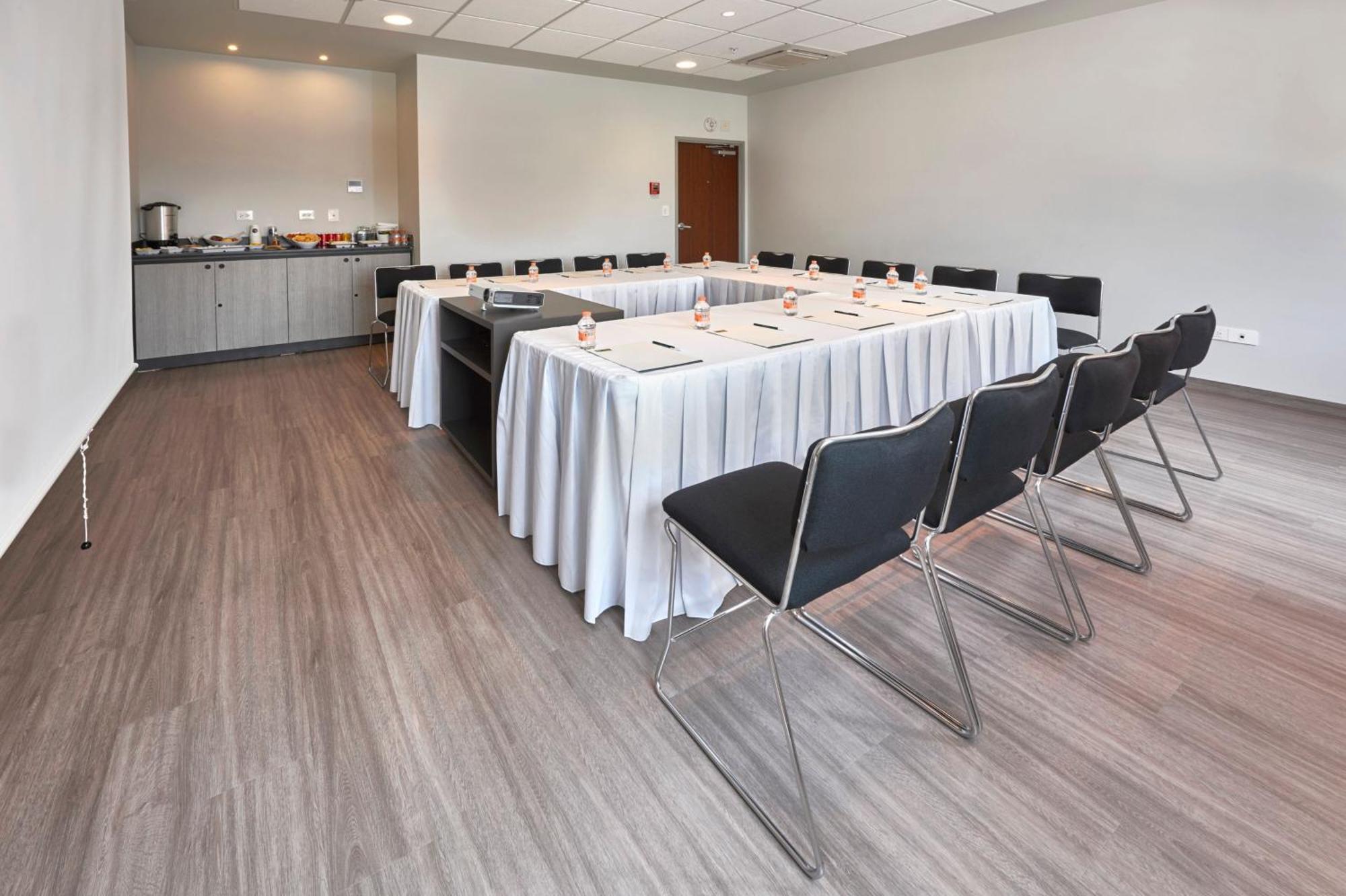 City Express Junior By Marriott Leon Centro De Convenciones Εξωτερικό φωτογραφία